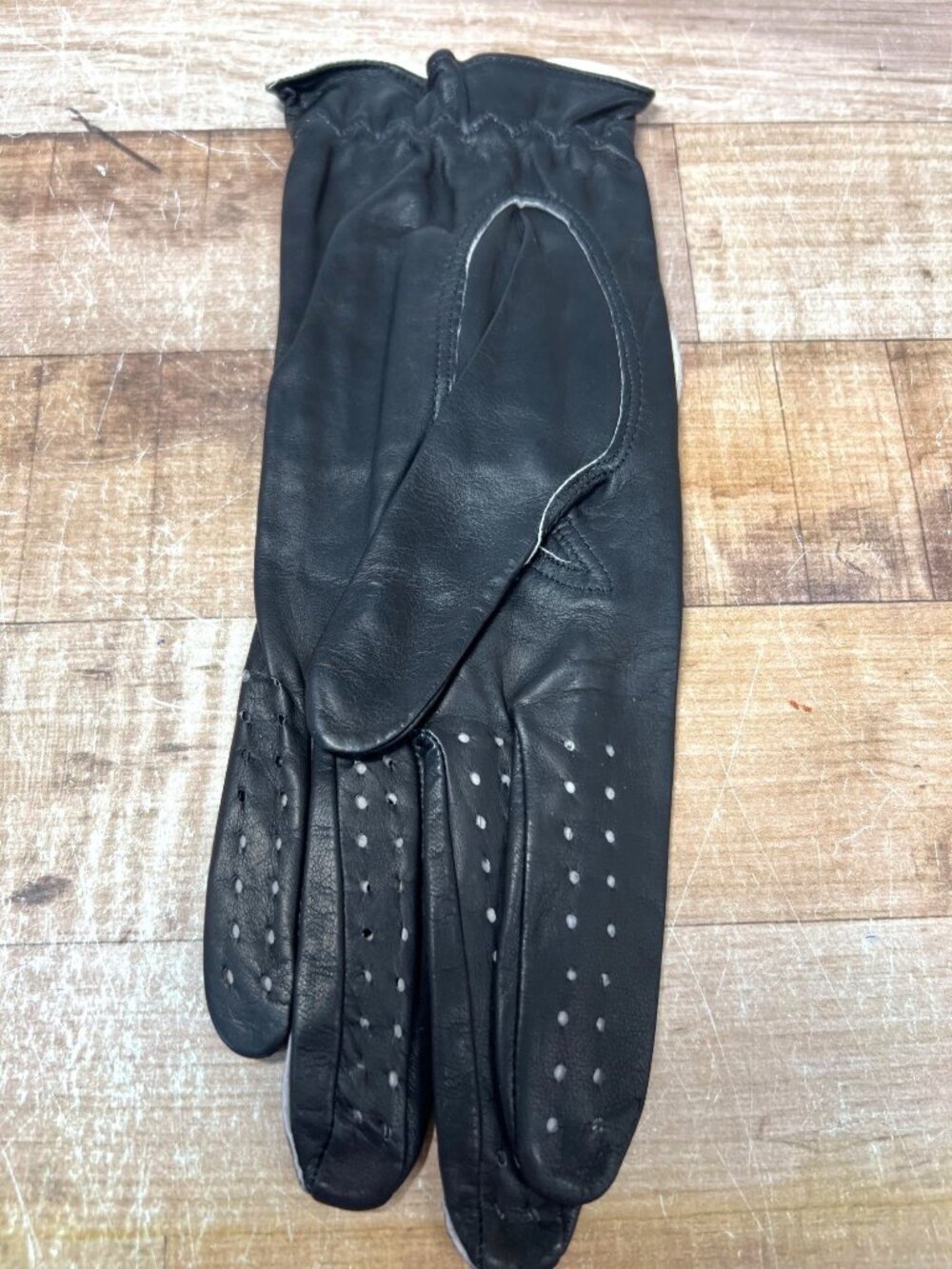 Harry Potter Gryffindor Black Leather Glove Made in England Size S Left Hand - Picture 2 of 3